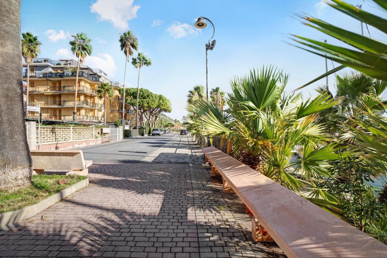 Casa Laura Elena Διαμέρισμα San Bartolomeo Al Mare Εξωτερικό φωτογραφία